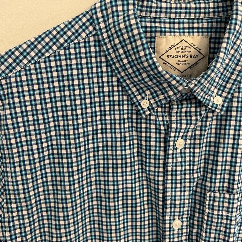 St Johns Bay Blue White Navy Plaid Shirt Mens Medium Button Down Short Sleeves
